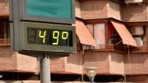 Hindistan'ın başkenti Yeni Delhi'de hava sıcaklıkları 49 derecenin üzerine çıktı