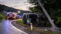 Alkollü sürücü elektrik direğine çarptı, kaza yerinden kaçtı