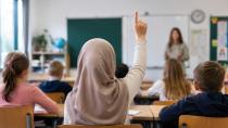 Başörtüsü yasağı, Almanca eğitimi ve uzaklaştırma: Okullarda yeni kurallar
