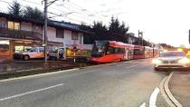 Tren Minibüse Çarptı, Raydan Çıktı